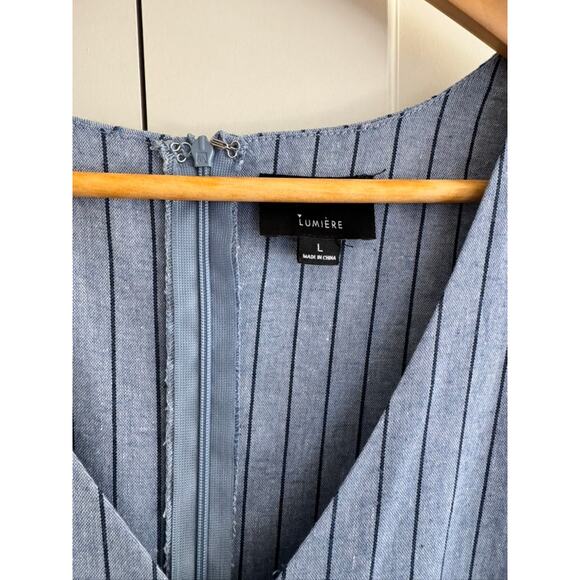 Lumiere Women’s L Blue Striped Sleeveless Jumpsuit V-Neck Tie Waist Cropped - Picture 3 of 9